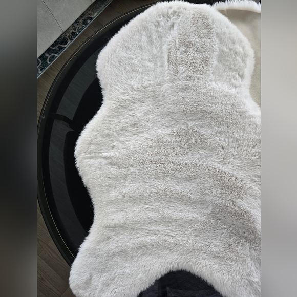 Two Faux Fur Rugs - Picture 7 of 11